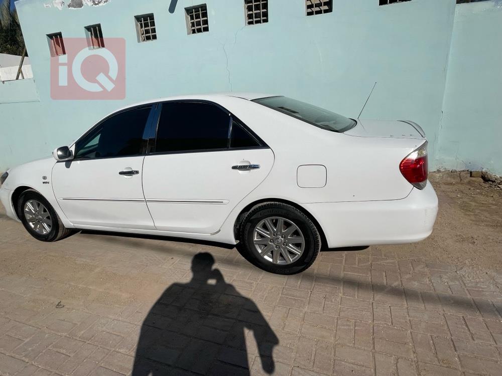 تۆیۆتا کامری